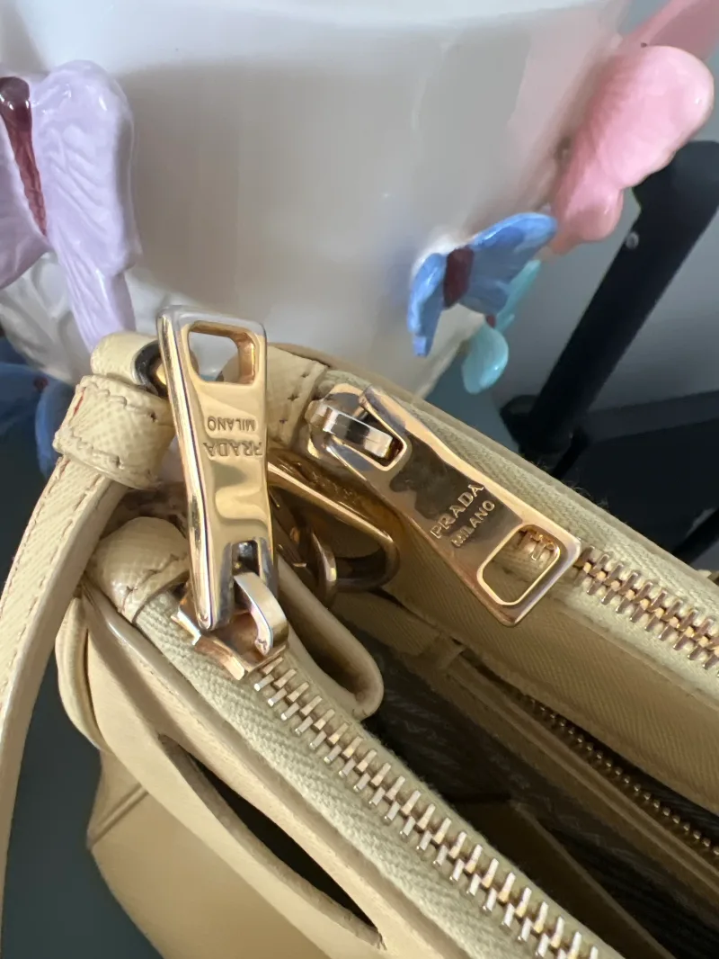 Женские повседневные сумки  Prada - Женские повседневные сумки  Prada - View 2