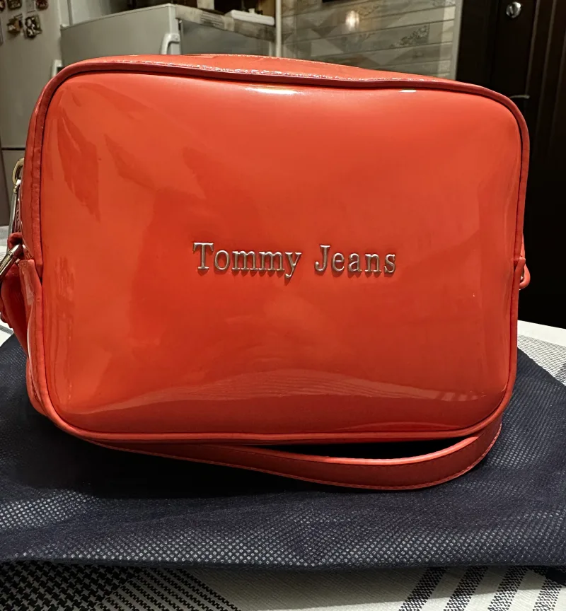 Женские повседневные сумки Tommy Hilfiger - Женские повседневные сумки Tommy Hilfiger - View 1
