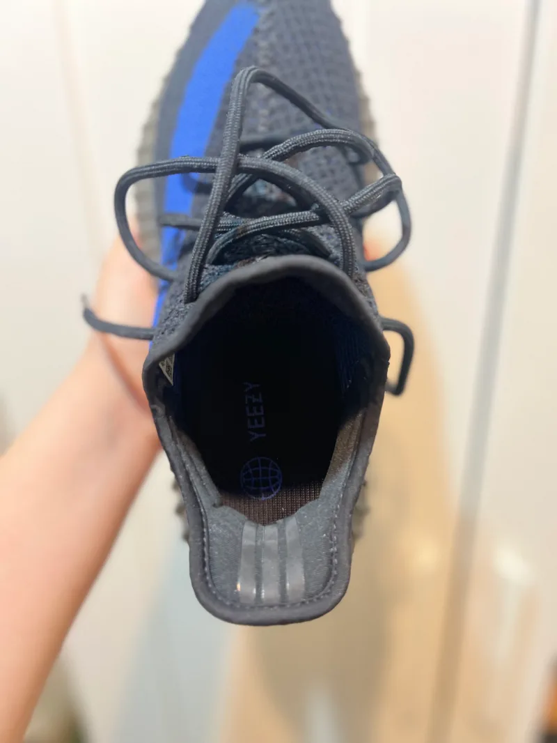 Женские кроссовки  Adidas Yeezy - Женские кроссовки  Adidas Yeezy - View 3