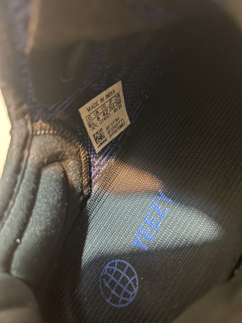 Женские кроссовки  Adidas Yeezy - Женские кроссовки  Adidas Yeezy - View 4