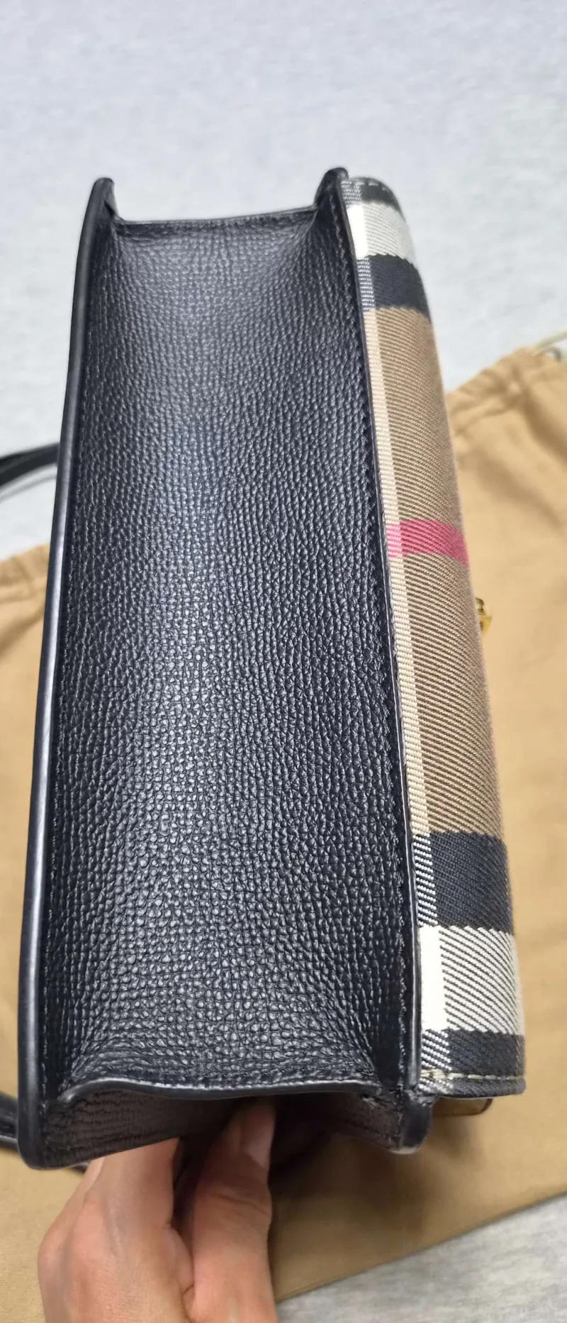 Женские повседневные сумки  Burberry - Женские повседневные сумки  Burberry - View 4