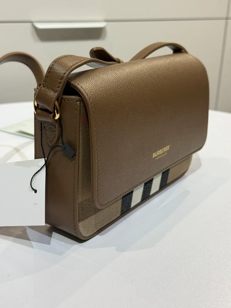 Женские повседневные сумки  Burberry - Женские повседневные сумки  Burberry - View 2