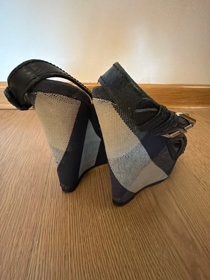 Женские босоножки  Burberry - Женские босоножки  Burberry - View 2